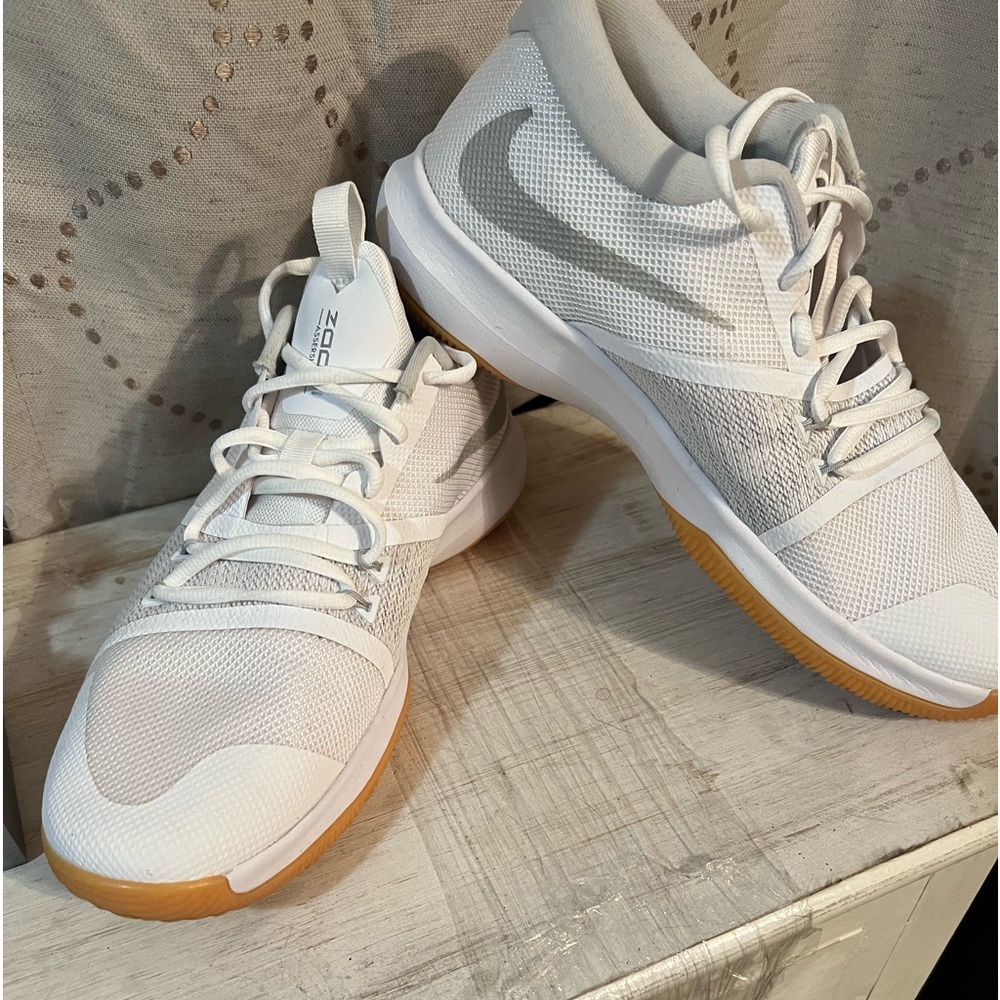 Men’s Nike Zoom Assersion Basketball Shoe size 9
